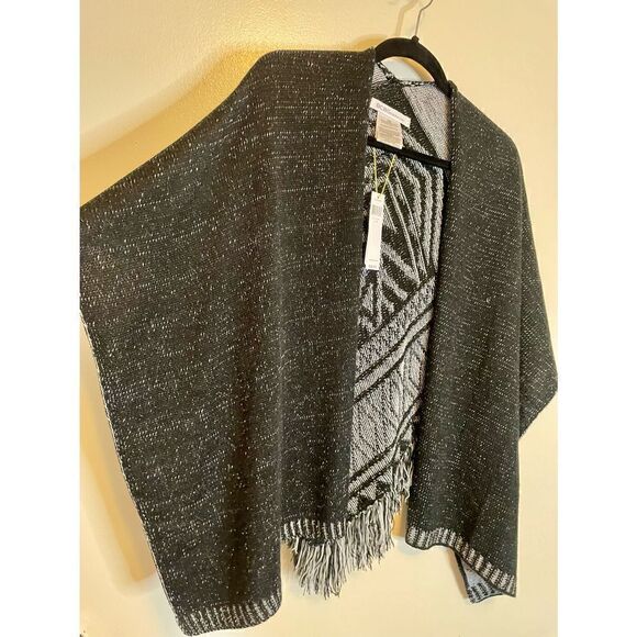BCBGeneragtion poncho/shrug in black and grey NWT one size - Picture 5 of 11